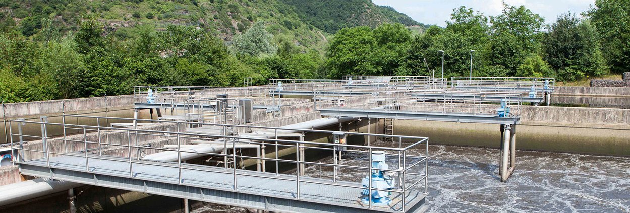 Kohemas (Cochem) pašvaldības attīrīšanas iekārtās augstāku efektivitāti nodrošina Kaeser Kompressoren skrūves tipa gaisa pūtēji