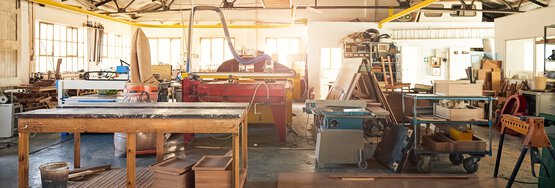 Air compressors in workshops and the trades – KAESER KOMPRESSOREN provides innovative, safe and efficient technology for all compressed air applications.