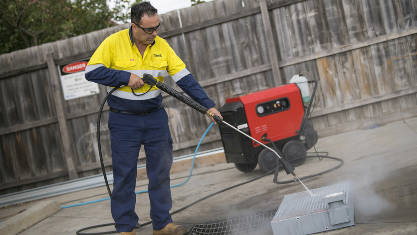 Cooler cleaning with KAESER AIR SERVICE in New Zealand
