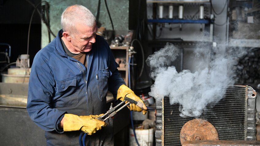 Kaeser Compressors has assisted radiator specialist Trevor French Radiators in reducing its electricity costs by 50 percent.