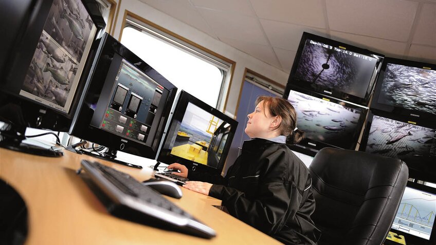Thanks to AI and the availability of internet access in remote areas, it is now possible for the automated feeding of numerous sites to be controlled and managed from one centralised control room! Image courtesy of AKVA Group.