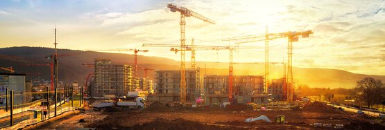 Air compressor in construction site use – High-performance KAESER KOMPRESSOREN technology for versatile compressed air applications on the construction site.