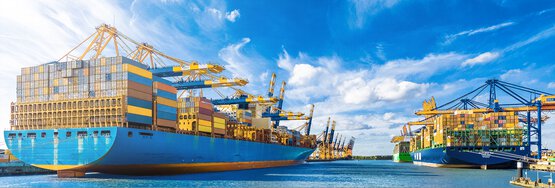 Air compressors in use in marine, shipbuilding, and ship operations – Efficient KAESER KOMPRESSOREN technology for maritime applications.
