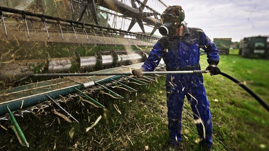 Compressed air applications in agriculture – Workshop solutions & machine service for agriculture