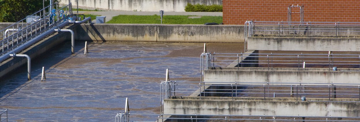 Clarifiers at the Manching wastewater treatment plant.