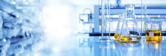 Air compressors also in laboratory use – Safe and oil-free compressed air supply from KAESER KOMPRESSOREN for the highest purity requirements across all areas of the chemical industry.