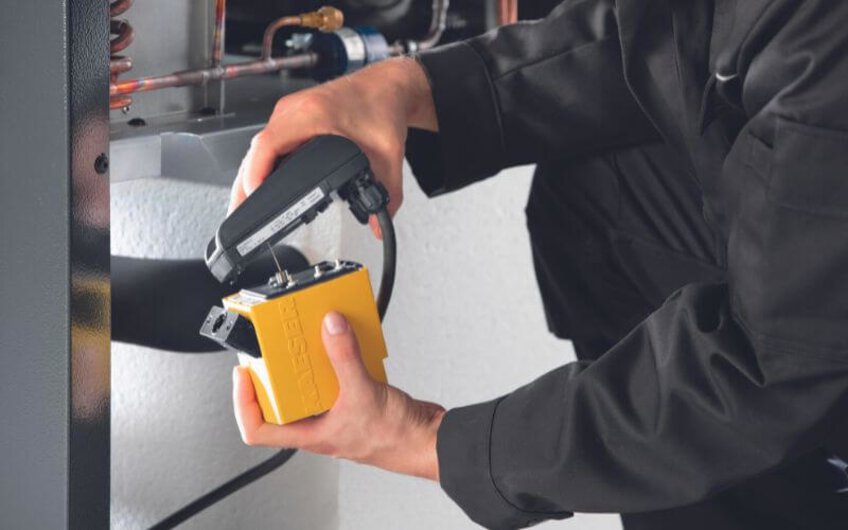 Konserwacja kompresora śrubowego - spust kondensatu